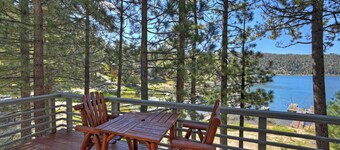 Cozy Lakefront by Destination Big Bear : Gas Fireplace! Boat Dock!Outdoor Scenic Lakefront Views! BBQ!
