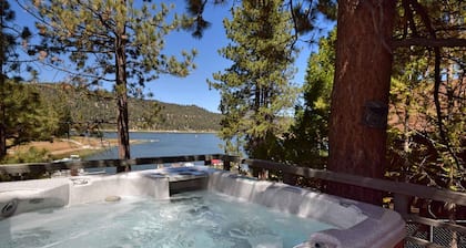 Cozy Lakefront by Destination Big Bear : Gas Fireplace! Boat Dock!Outdoor Hot Tub! Scenic Views! BBQ!