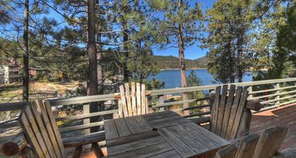 Cozy Lakefront: Kaasutakka! Venelaituri!Ulkokylpytynnyrin! Scenic Views! BBQ!