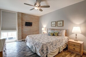 2 chambres, fer et planche à repasser, Wi-Fi gratuit, draps fournis