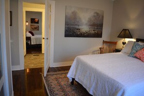 2 bedrooms, iron/ironing board, free WiFi, bed sheets - Book Early for Race Season, Close to Everything W/ extra parking (Hot Springs)