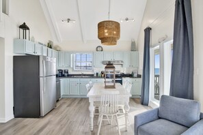 Oven, dishwasher, coffee/tea maker, toaster