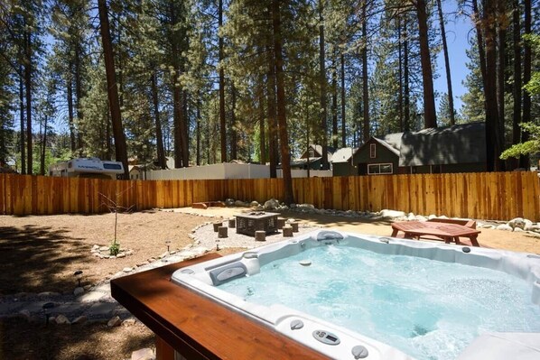 Outdoor spa tub