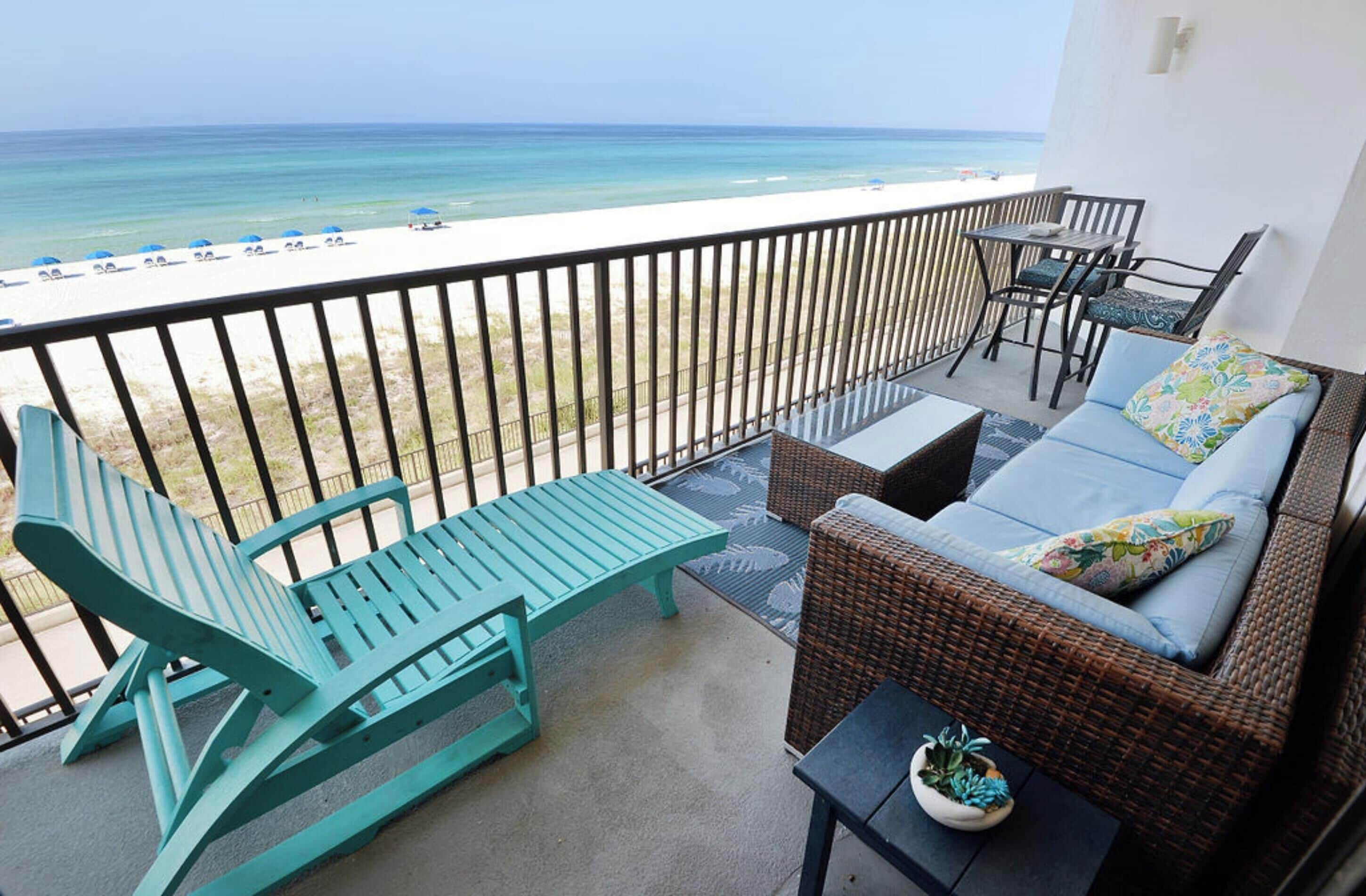 Beachfront AquaVista 305W - Beach, Pool, Hot Tub, Beach Service, Arcade Game