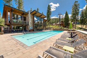 Beheizter Pool