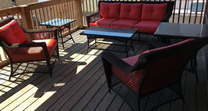 NEWPORT INN #3 - NO CLEANING FEES!! FREE PARKING!! WALK TO GAMES AND CONCERTS!!!