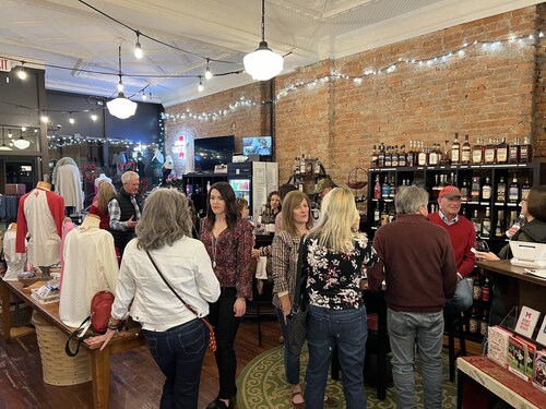 Newport Inn # 3 - Marchez jusqu'à Levee et Downtown Cincinnati / REDS!  Parking inclus !!