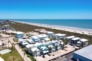 Exterior - Unforgettable Family Gatherings Await at Banyan Breeze. This luxurious Gulf Coas (Port Aransas)
