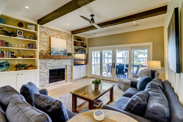 Smart TV, DVD player