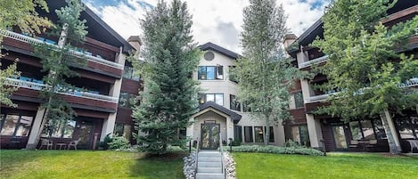 Condo, Multiple Beds (2301 Timberline Lodge, Trappeur's Cro) | Property grounds