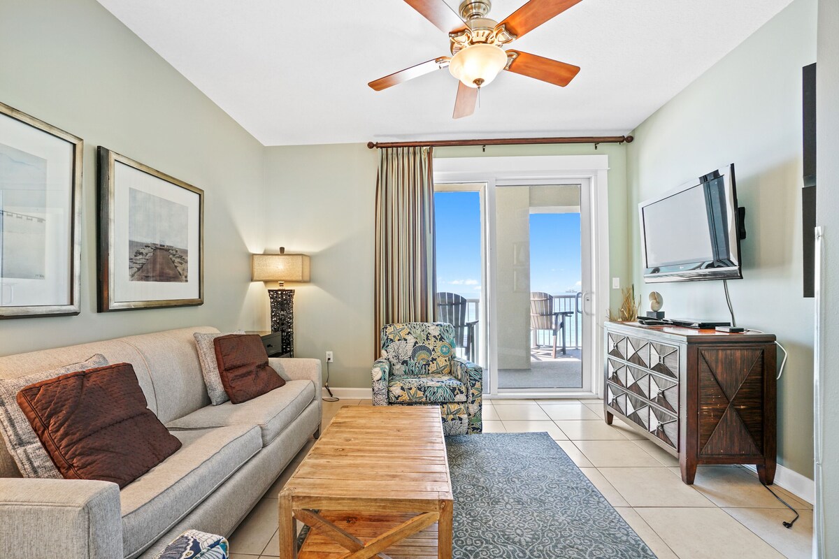 Grand Panama 709 - Beachfront - Pet Friendly! - Pools, Hot Tub, Free Activities