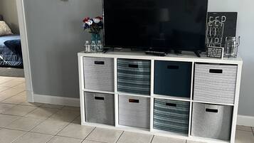 2 bedrooms, iron/ironing board, free WiFi