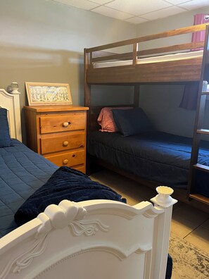 2 chambres, fer et planche à repasser, Wi-Fi gratuit