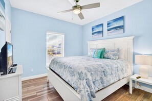 5 bedrooms, iron/ironing board, free WiFi, bed sheets - Upscale home! Beach Access! Community Pool (Port Aransas)