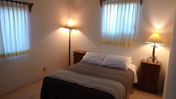 3 bedrooms, desk, iron/ironing board, free WiFi
