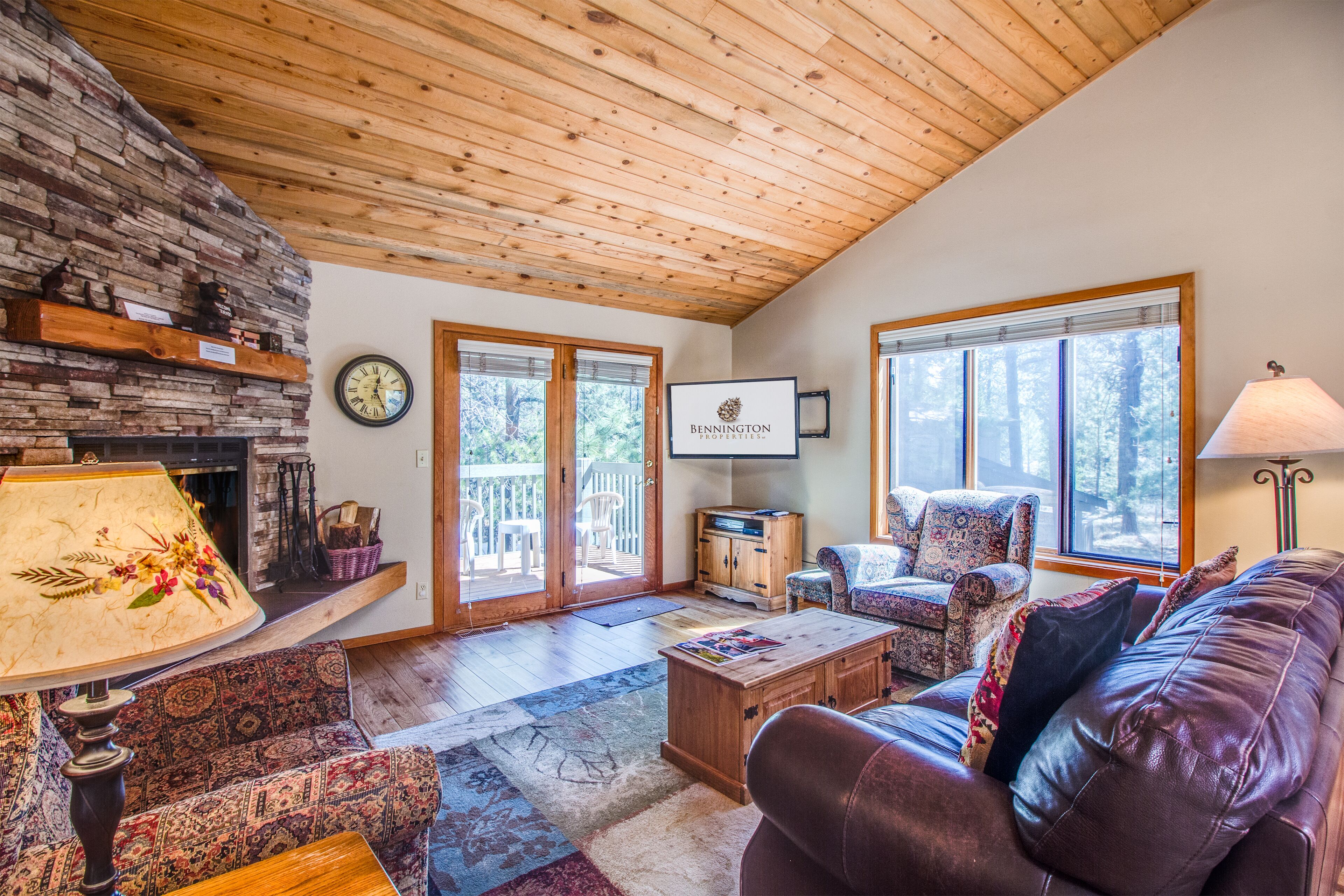 Reverse Living w/ 2 Large Decks, Newly Remodeled,Walk to Village - DIAM04