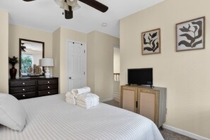 Unclassified image, 4 of 34, button - Waterford C-5 - Shipyard Townhouse (Hilton Head Island)