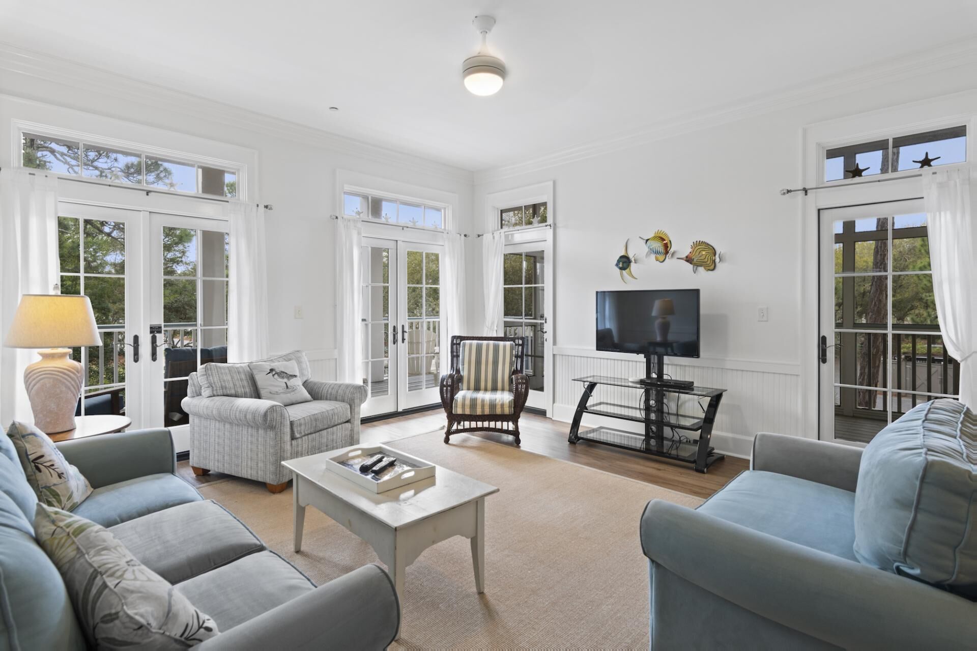 Stay here this Fall! Park District - Park Views, Furnished Balconies with Park Views! 2 Adult Bikes!