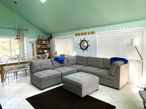 Smart TV, fireplace, ping pong, books