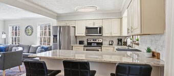 ✩Family Getaway ✩Game room ✩Pet Friendly ✩Sleeps 15 ✩