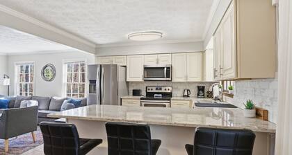 ✩Family Getaway ✩Game room ✩Pet Friendly ✩Sleeps 15 ✩