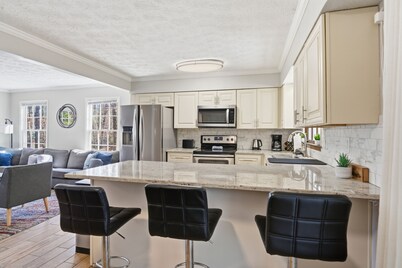 ✩Family Getaway ✩Game room ✩Pet Friendly ✩Sleeps 15 ✩