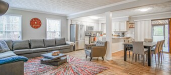 AciousSpacious Home 15 miles du centre-ville d'ATL ✩Game Room ✩Dormit 15 friendly Animaux acceptés