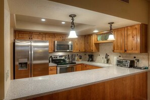 Refrigerador, microondas, parrilla de estufa y lavavajillas 