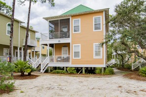 Exterior - Cozy Condo & Spectacular Pool Just Moments from the Beach: Away From It All (Pensacola)
