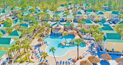 Cozy Condo & Spectacular Pool Just Moments from the Beach: Away From It All