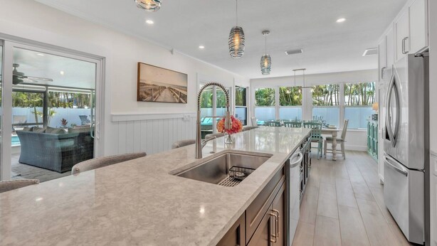 Unclassified image, 1 of 44, button - Coral Beach by Duncan Real Estate (Holmes Beach)