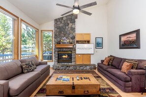 Smart TV, fireplace, ping pong