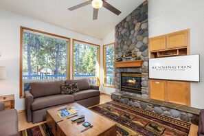 Smart-tv, pejs, bordtennisbord