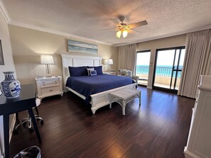 2 bedrooms, iron/ironing board, WiFi, bed sheets - "Breakers East 804"~Gulf Front 2BR/2BA Beach setup included (Destin)