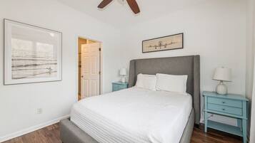 2 bedrooms, iron/ironing board, WiFi, bed sheets