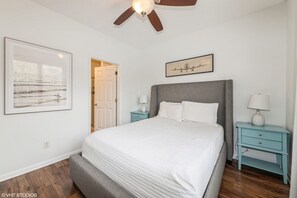 2 slaapkamers, een strijkplank/strijkijzer, wifi, beddengoed