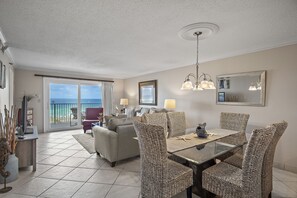 TV, DVD player - The Islander 605 Complimentary Beach Service! Heated Pool (Destin)