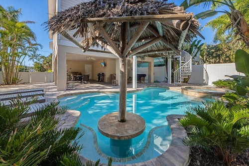 For Shore: Sleeps 10, steps to beach, heated pool!