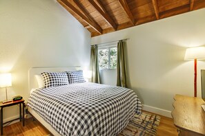 5 bedrooms, iron/ironing board, WiFi, bed sheets