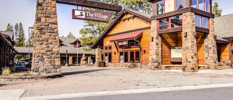 Sunriver-The Village