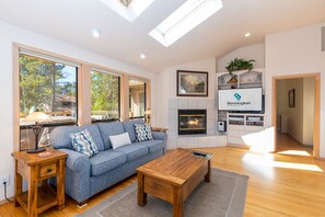 Smart TV, fireplace, DVD player