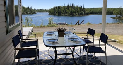 Talo järven lähellä Kenain toimintaa, Perheystävällinen, Koirat-ystävällinen