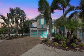 Exterior - Sunset & Sand, managed by Beach Retreats (Holmes Beach)