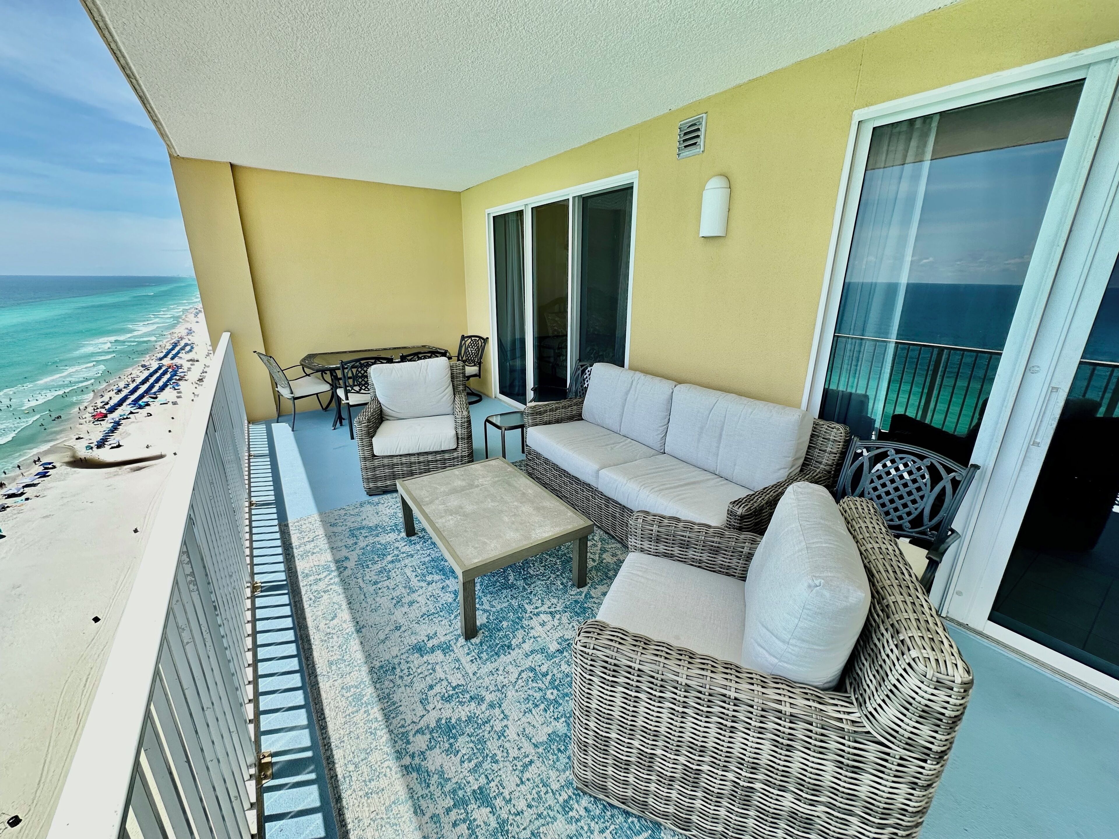 Fabulous Beach Getaway at Tropic Winds, Free Beach Service, XL Balcony