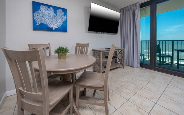 Dining - Phoenix Hotels!!! BEACH FRONT! ~ FREE Wifi - Full Kitchen!! (Gulf Shores)