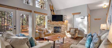 TV, fireplace, DVD player, books