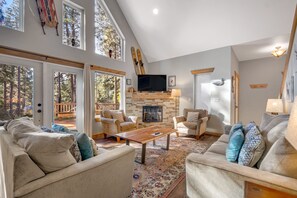 TV, fireplace, DVD player, books