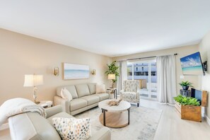 Living area - Gorgeous 2B/2B Gulf Front Condo at Sand Caper! Just Completely Remodeled! NEW LISTING! (Fort Myers Beach)