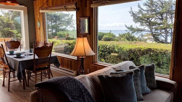 TV connectée, jeux vidéo, livres, médiathèque