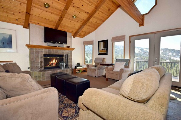 Televisio, takka, DVD-soitin